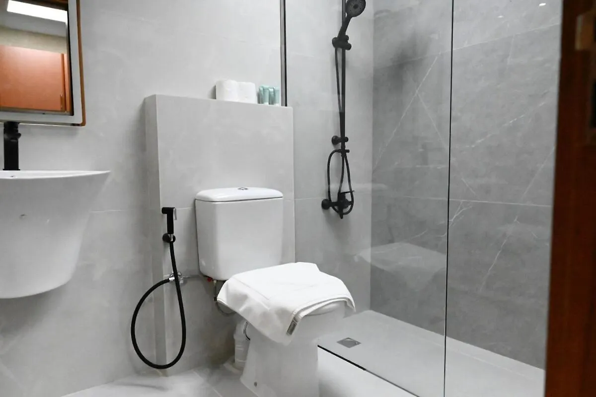 Upgraded L Stunning Studio In Dubai Marina Sleeps 4 0*,  United Arab Emirates